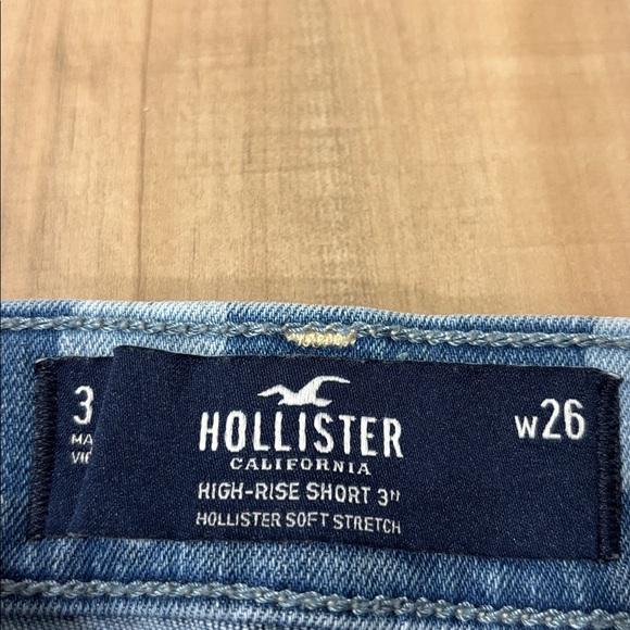 Hollister Blue Floral Jean Shorts - Picture 2 of 4